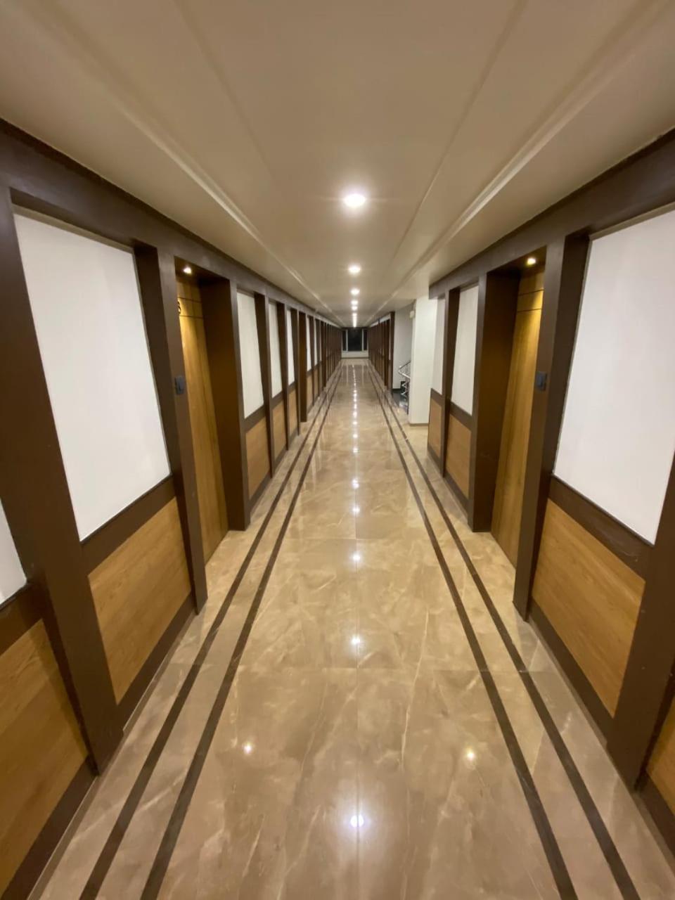 ראג'קוט Hotel Evershine מראה חיצוני תמונה