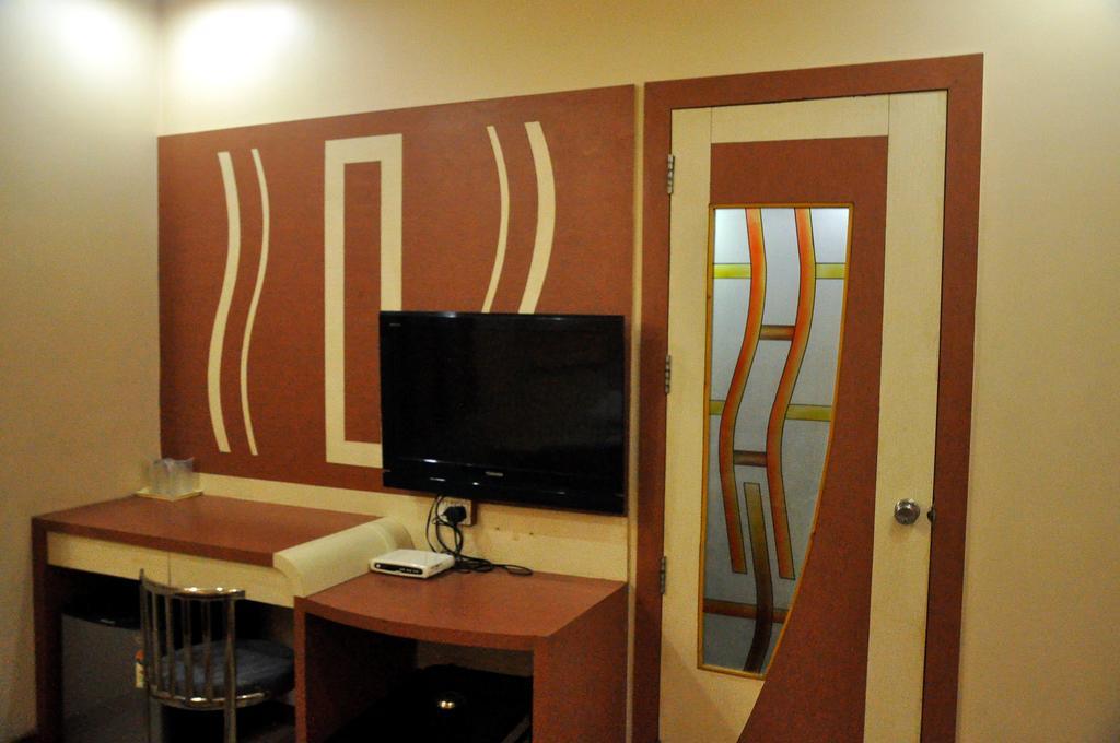 ראג'קוט Hotel Evershine מראה חיצוני תמונה