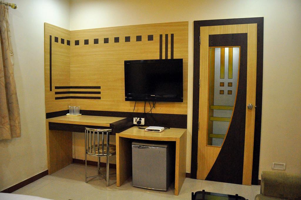 ראג'קוט Hotel Evershine חדר תמונה